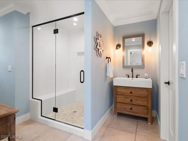 624 Ridge DR, Naples, FL 34108