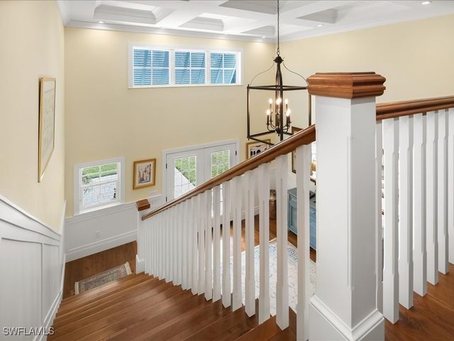 624 Ridge DR, Naples, FL 34108