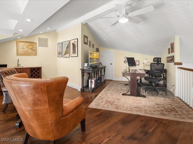 624 Ridge DR, Naples, FL 34108