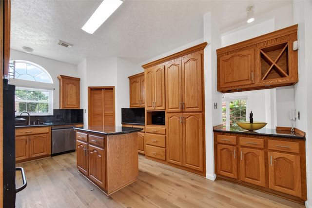 7403 Oak Walk Drive, Humble, TX 77346