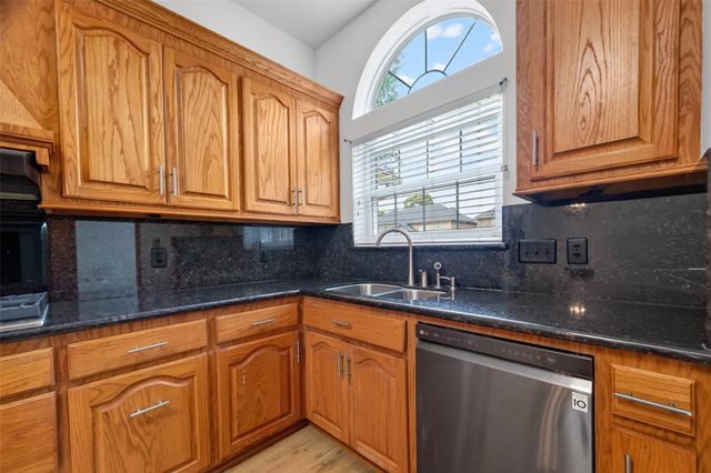 7403 Oak Walk Drive, Humble, TX 77346