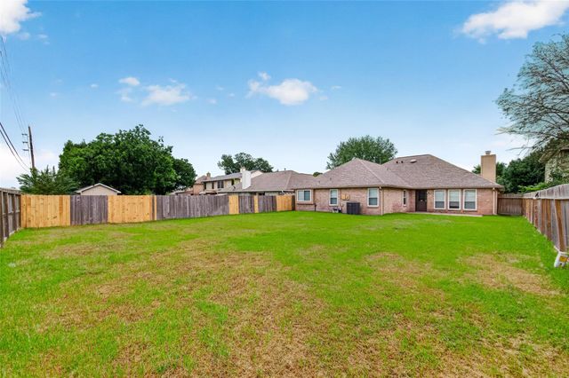 7403 Oak Walk Drive, Humble, TX 77346