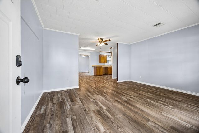2614 Grace Ave, Rockdale, TX 76567