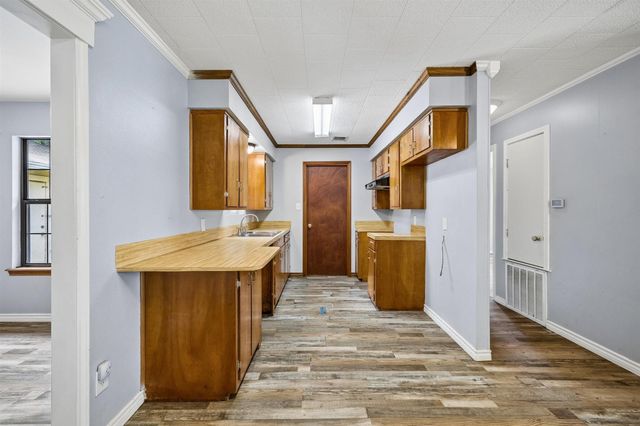 2614 Grace Ave, Rockdale, TX 76567