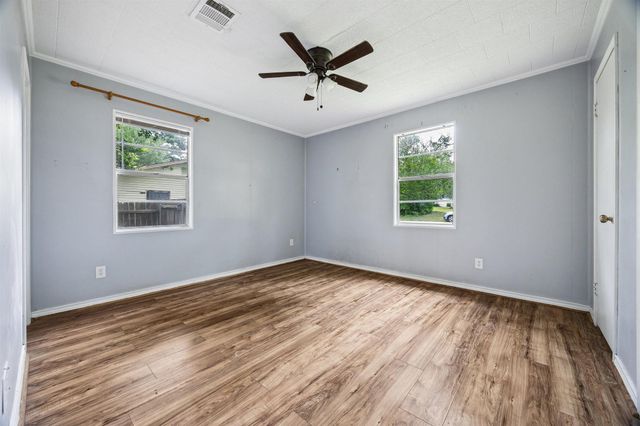 2614 Grace Ave, Rockdale, TX 76567