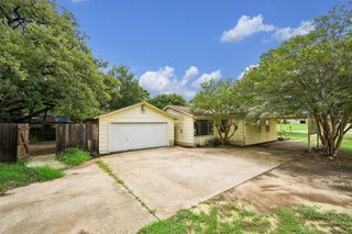 2614 Grace Ave, Rockdale, TX 76567