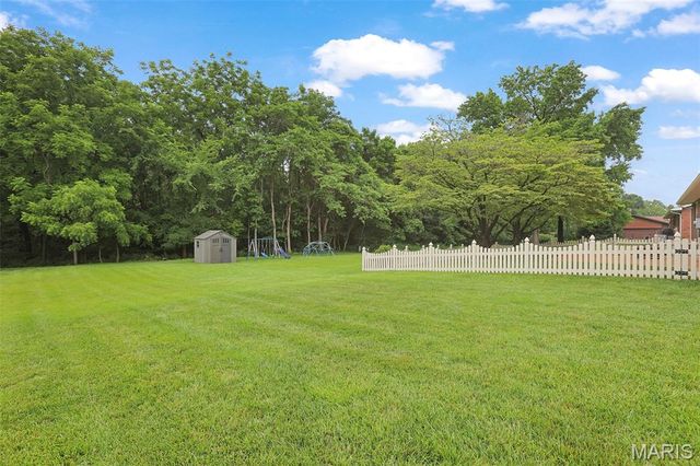 3009 Mark Trail Drive, Glen Carbon, IL 62034