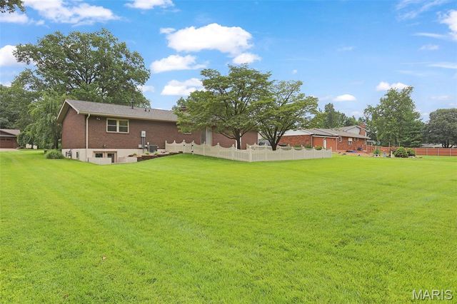 3009 Mark Trail Drive, Glen Carbon, IL 62034