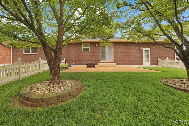 3009 Mark Trail Drive, Glen Carbon, IL 62034