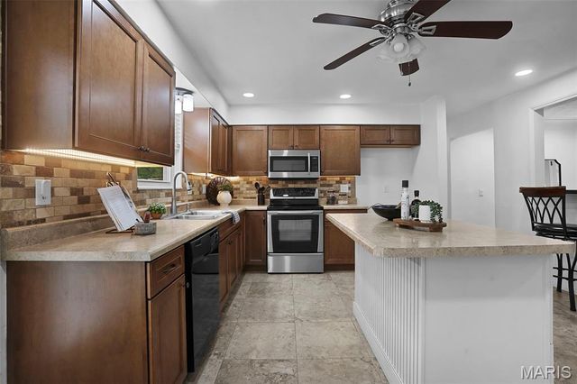 3009 Mark Trail Drive, Glen Carbon, IL 62034