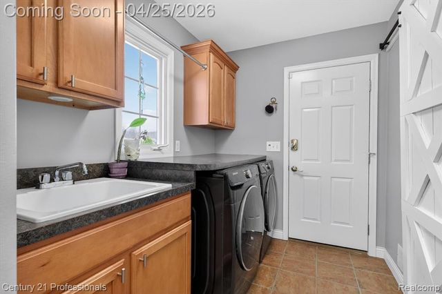163 W Auburn Trail, Brighton, MI 48114