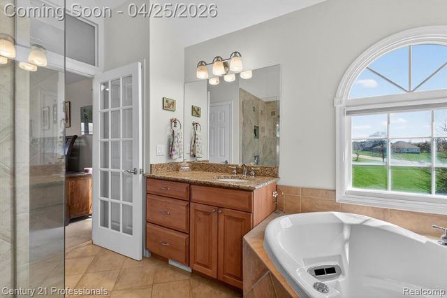 163 W Auburn Trail, Brighton, MI 48114