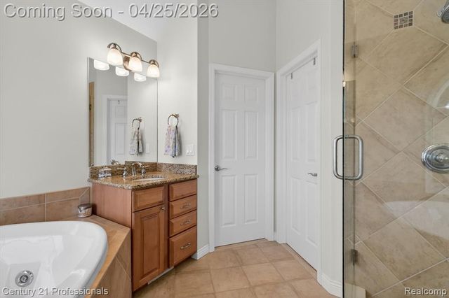 163 W Auburn Trail, Brighton, MI 48114