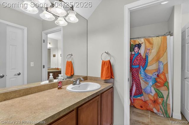 163 W Auburn Trail, Brighton, MI 48114