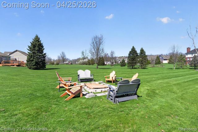 163 W Auburn Trail, Brighton, MI 48114