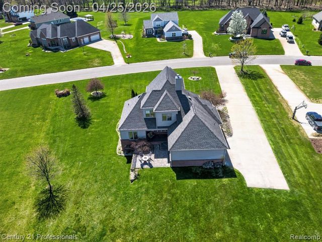 163 W Auburn Trail, Brighton, MI 48114