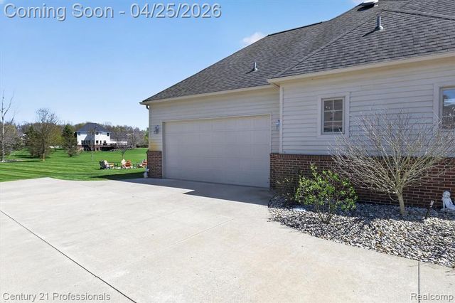 163 W Auburn Trail, Brighton, MI 48114