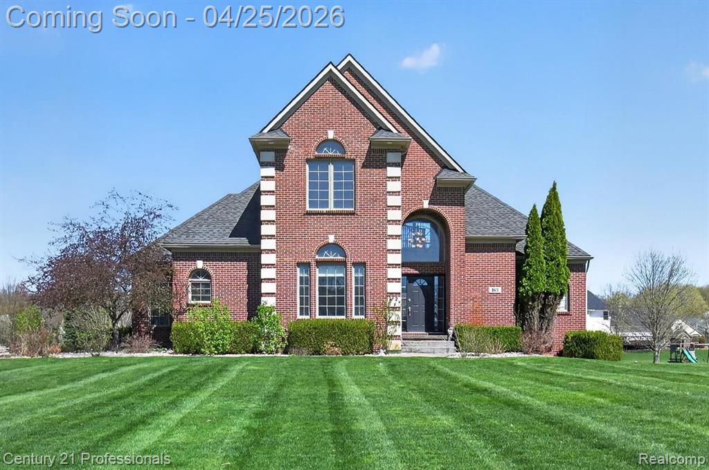 163 W Auburn Trail, Brighton, MI 48114