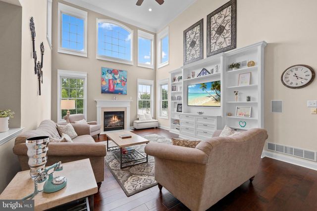 104 TUSCAN LN, Mullica Hill, NJ 08062