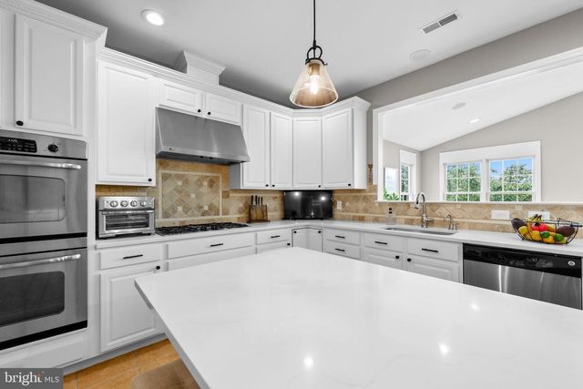 104 TUSCAN LN, Mullica Hill, NJ 08062