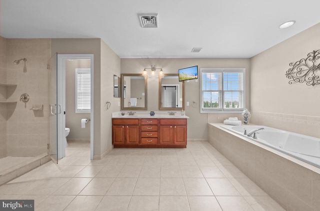 104 TUSCAN LN, Mullica Hill, NJ 08062