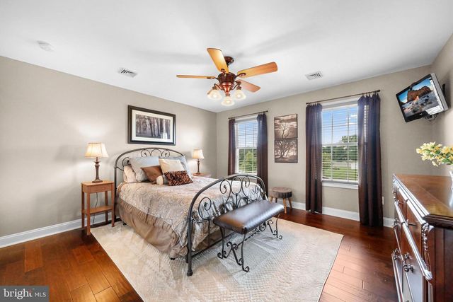 104 TUSCAN LN, Mullica Hill, NJ 08062