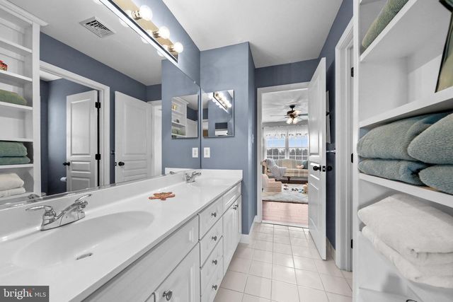104 TUSCAN LN, Mullica Hill, NJ 08062