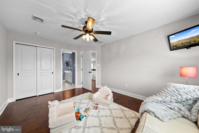 104 TUSCAN LN, Mullica Hill, NJ 08062