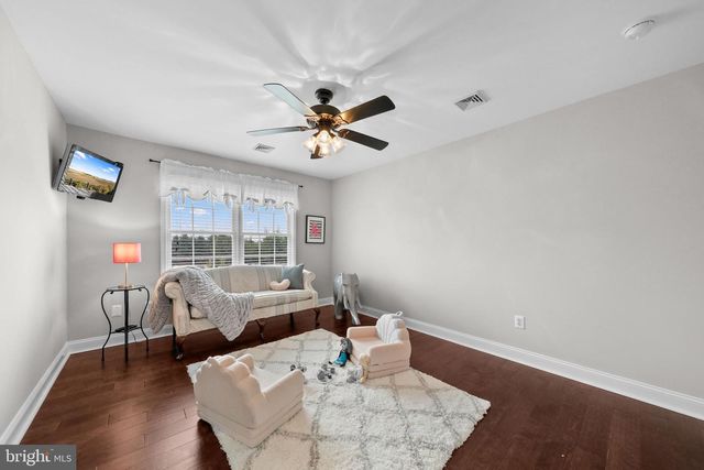104 TUSCAN LN, Mullica Hill, NJ 08062