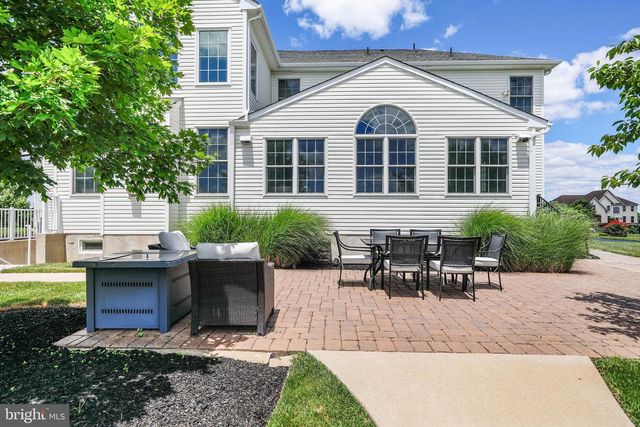 104 TUSCAN LN, Mullica Hill, NJ 08062