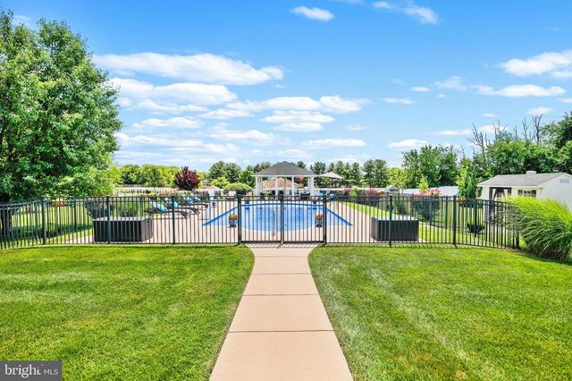 104 TUSCAN LN, Mullica Hill, NJ 08062