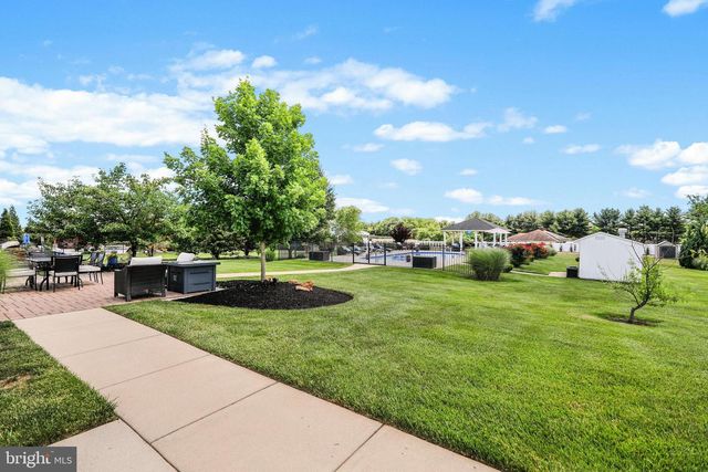 104 TUSCAN LN, Mullica Hill, NJ 08062