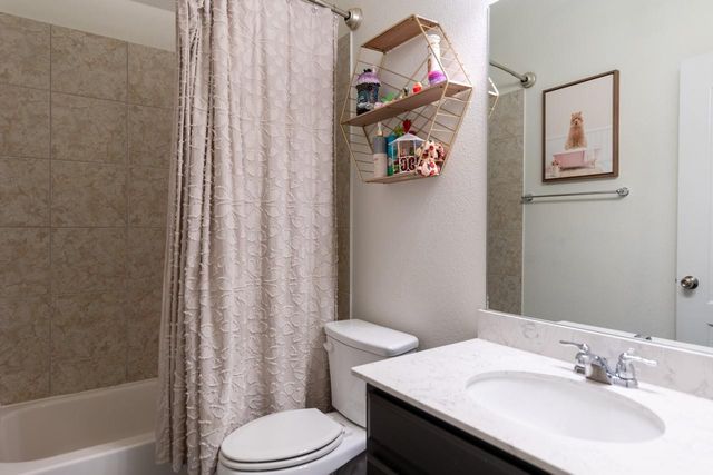236 Crystal City CRK, Buda, TX 78610