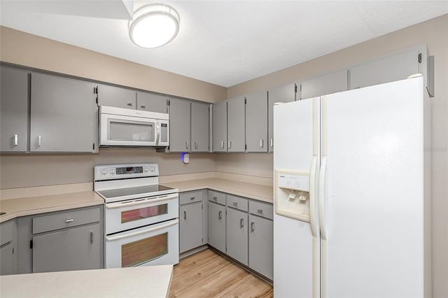 17717 CRANBROOK DRIVE, Lutz, FL 33549
