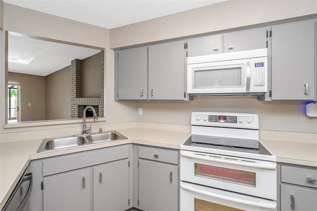 17717 CRANBROOK DRIVE, Lutz, FL 33549