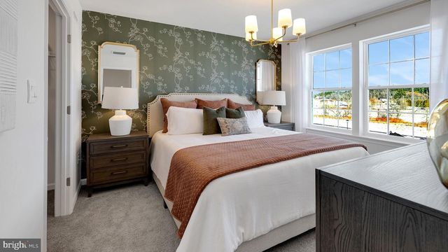 211 INDEPENDENCE COURT, Sellersville, PA 18960