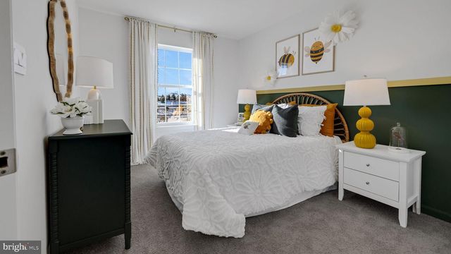 211 INDEPENDENCE COURT, Sellersville, PA 18960