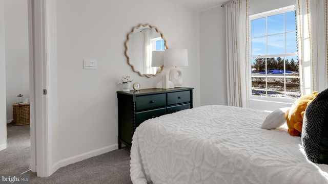 211 INDEPENDENCE COURT, Sellersville, PA 18960