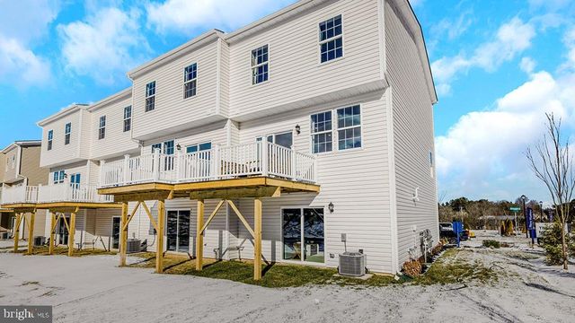 211 INDEPENDENCE COURT, Sellersville, PA 18960