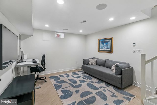 2045 SAINT ALBANS ST, Philadelphia, PA 19146