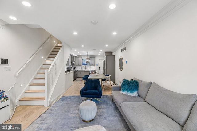2045 SAINT ALBANS ST, Philadelphia, PA 19146