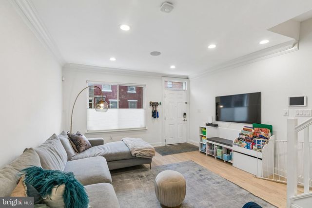 2045 SAINT ALBANS ST, Philadelphia, PA 19146