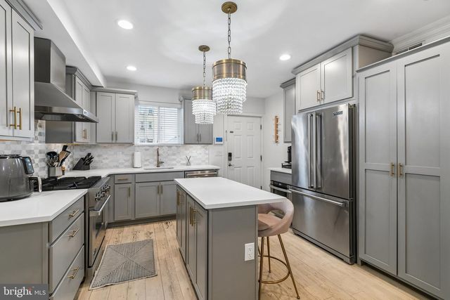 2045 SAINT ALBANS ST, Philadelphia, PA 19146