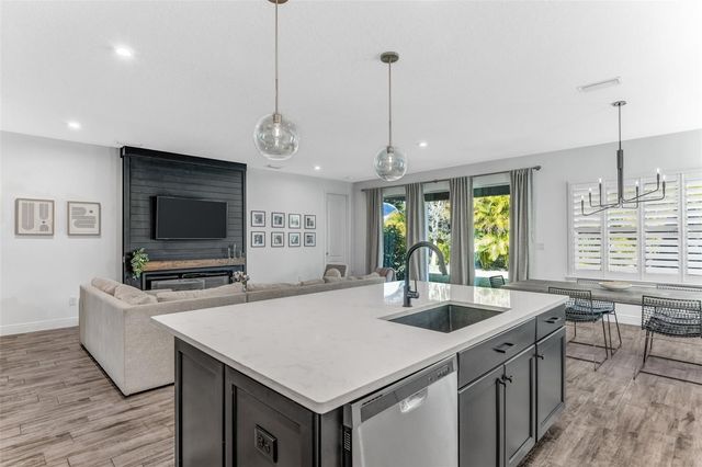 5905 SILVER SUN DRIVE, Apollo Beach, FL 33572