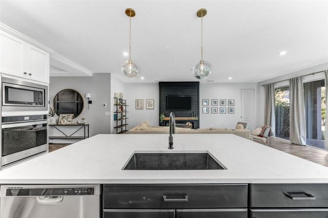 5905 SILVER SUN DRIVE, Apollo Beach, FL 33572