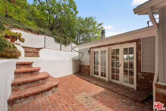 4115 Knobhill Drive, Los Angeles, CA 91403