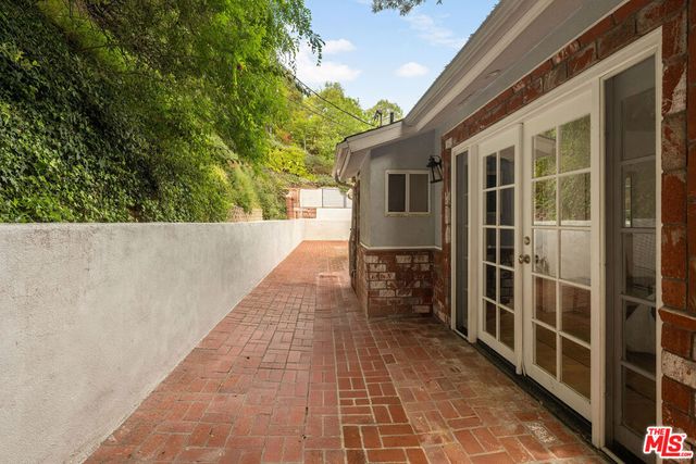 4115 Knobhill Drive, Los Angeles, CA 91403