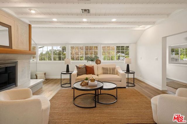 4115 Knobhill Drive, Los Angeles, CA 91403