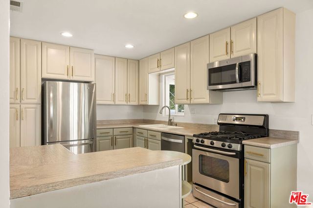 4115 Knobhill Drive, Los Angeles, CA 91403