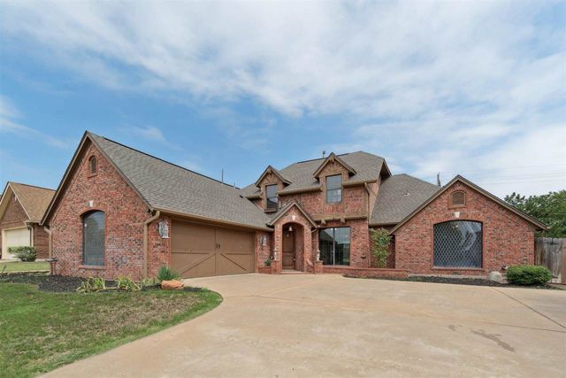 419 NW 76th St, Lawton, OK 73505